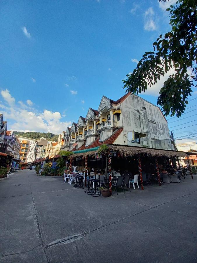 Andaman Place Guesthouse Patong Exteriör bild