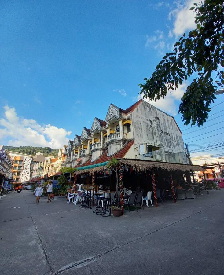 Andaman Place Guesthouse Patong Exteriör bild